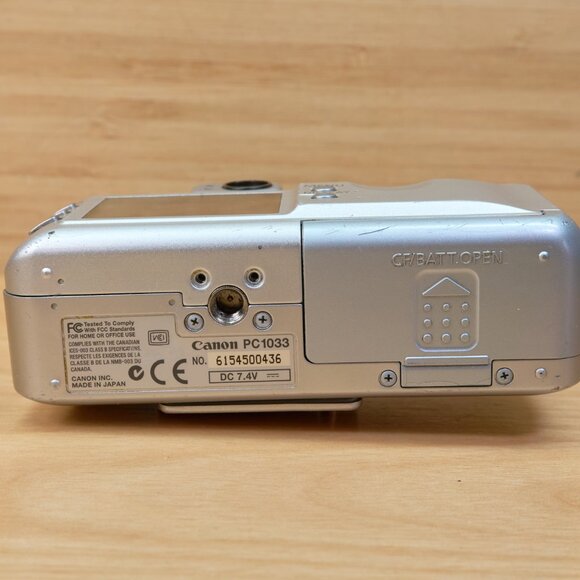 Vintage Canon PowerShot S45 4MP Digital Camera w/ 3x Optical Zoom, Made in Japan - Picture 7 of 9